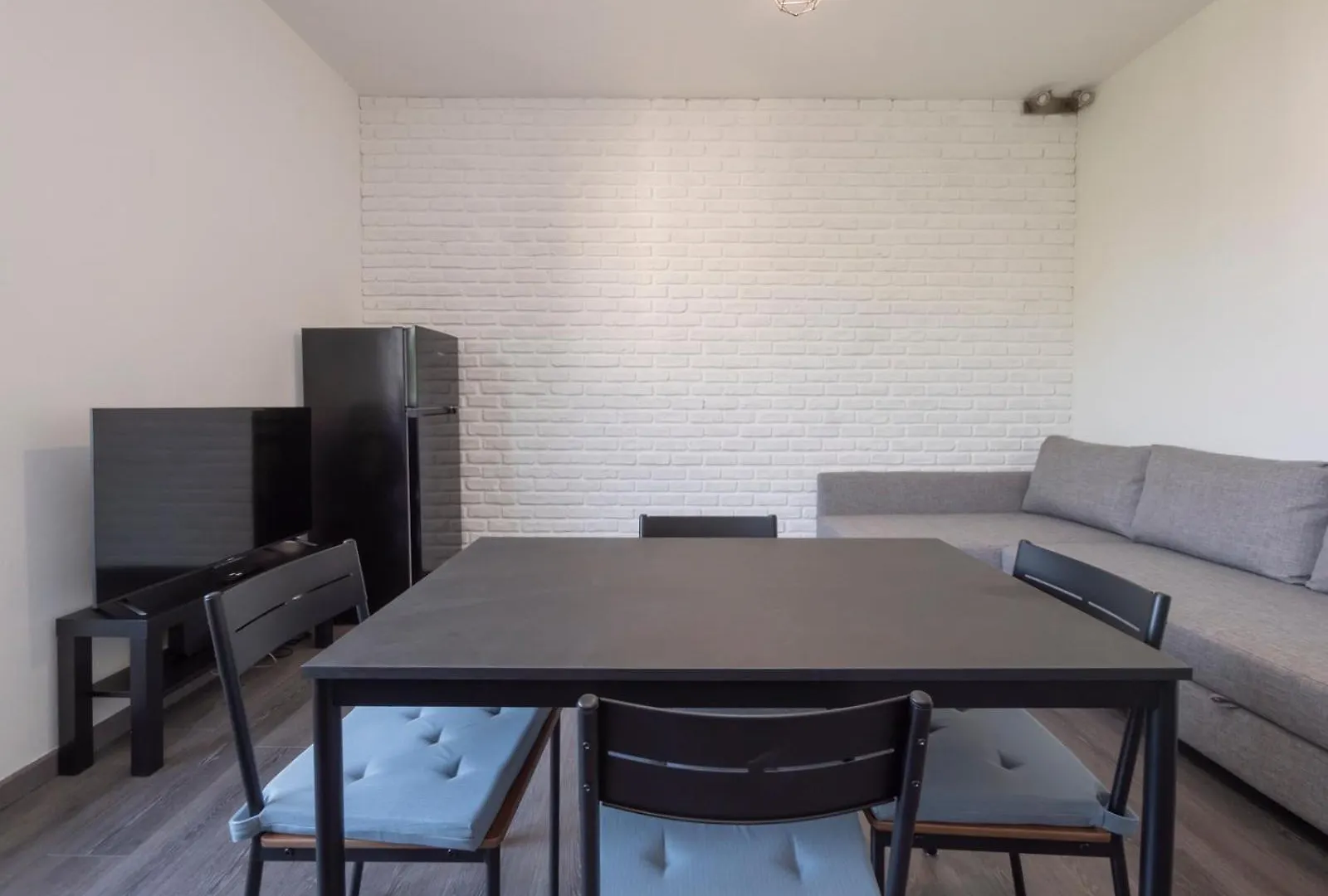 I-Host Apartment - Omero 17 米兰